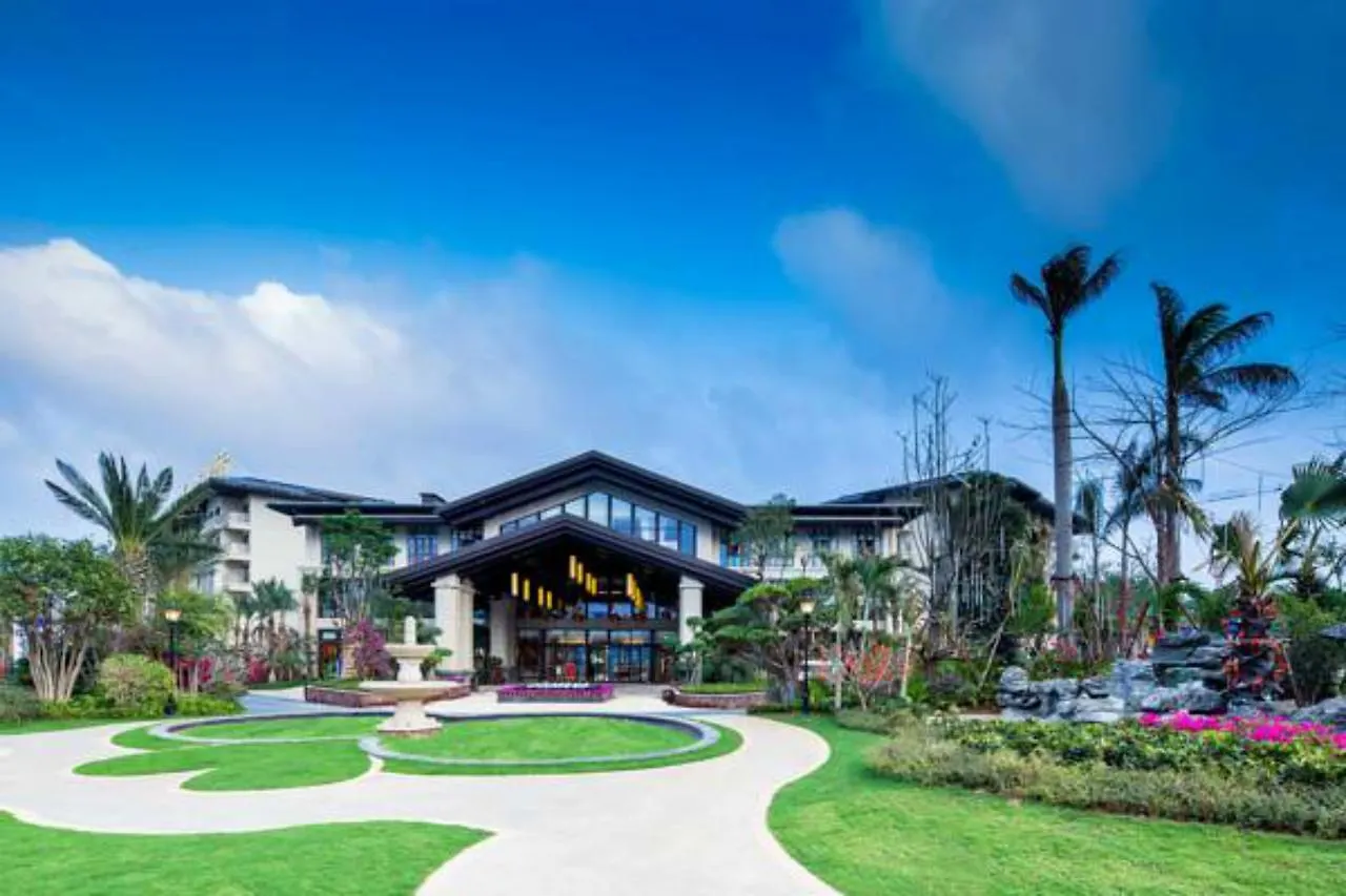 Roeasy Hospitality Hotel Санья