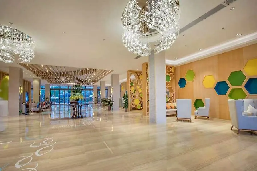 Roeasy Hospitality Hotel Санья 5*,